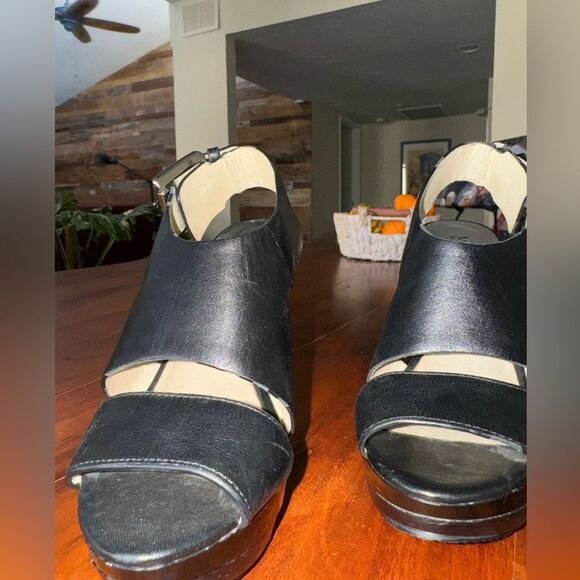 NEW Michael Kors Platform Wedges sz 5 - Picture 4 of 9